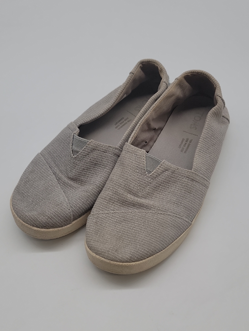 Toms Casual Beachy Slip-On Flats in Light Gray